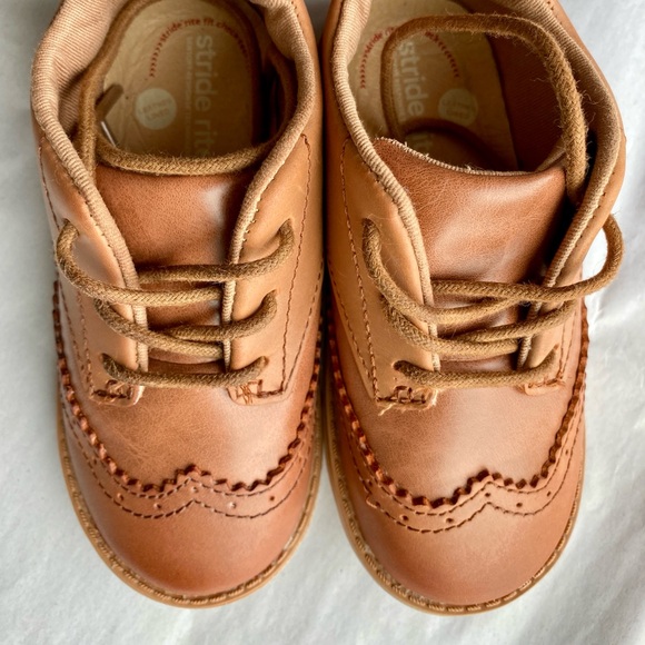 Stride Rite Brown Kids Leather Dress Shoes size 8W - Picture 1 of 5